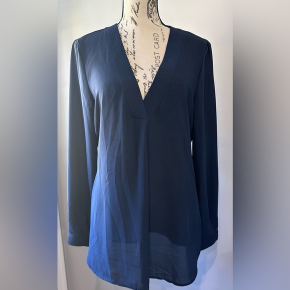 💙💙Esprit Navy Blue V-Neck Blouse - Size 6 💙💙 - Picture 1 of 7